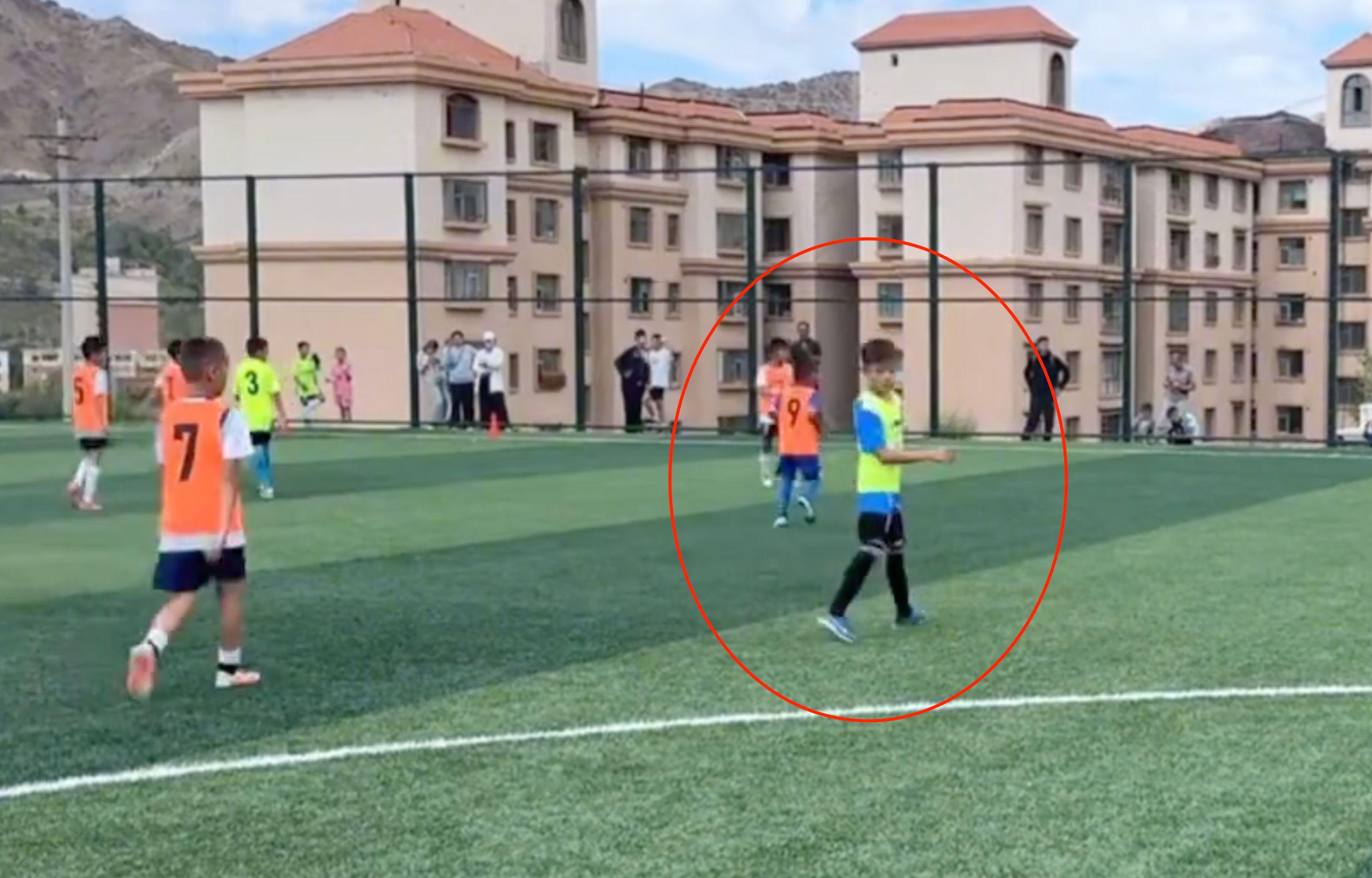 团队抵达新, 让孩子们以 团队抵达新, 让孩子们以