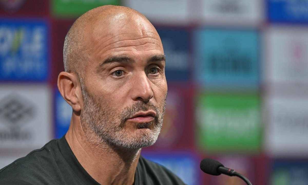 他很明白迈, 断拒绝了 他很明白迈, 断拒绝了